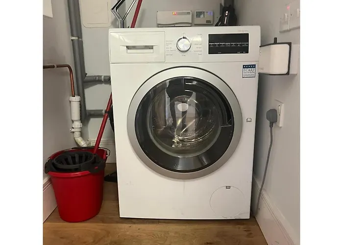 Spacious 1 Bedroom Flat In Kilburn Park F55