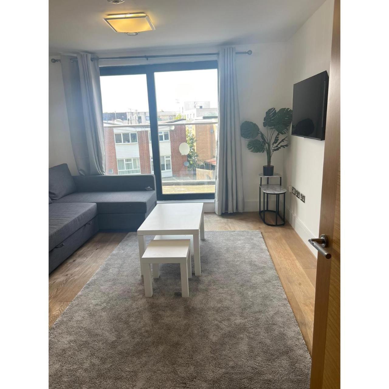 Apartamento Spacious 1 Bedroom Flat In Kilburn Park F55 Londres