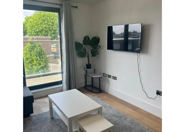 Spacious 1 Bedroom Flat In Kilburn Park F55
